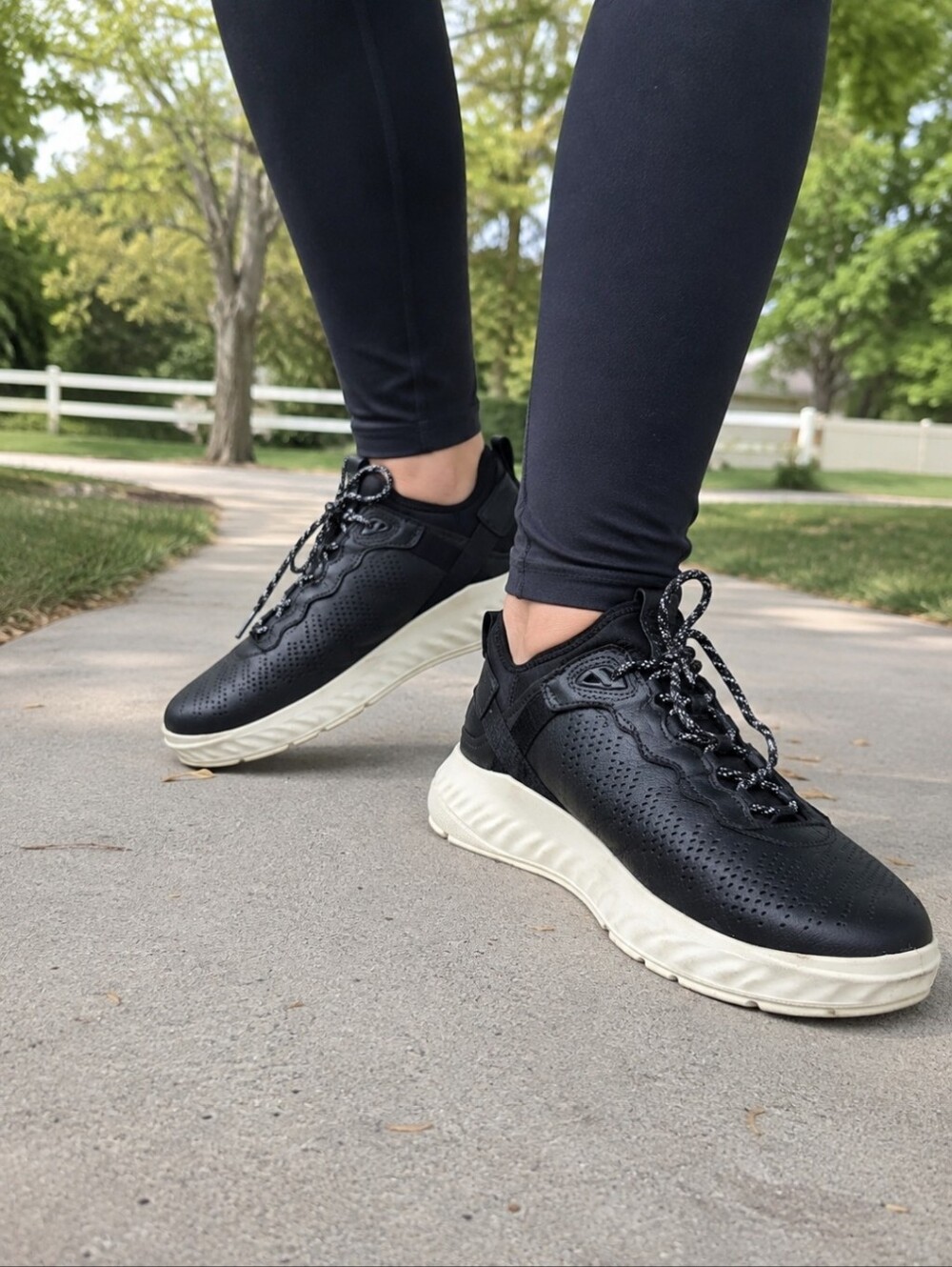 ECCO ST.1 Black Perforated Leather Sneakers Comfort Shoes